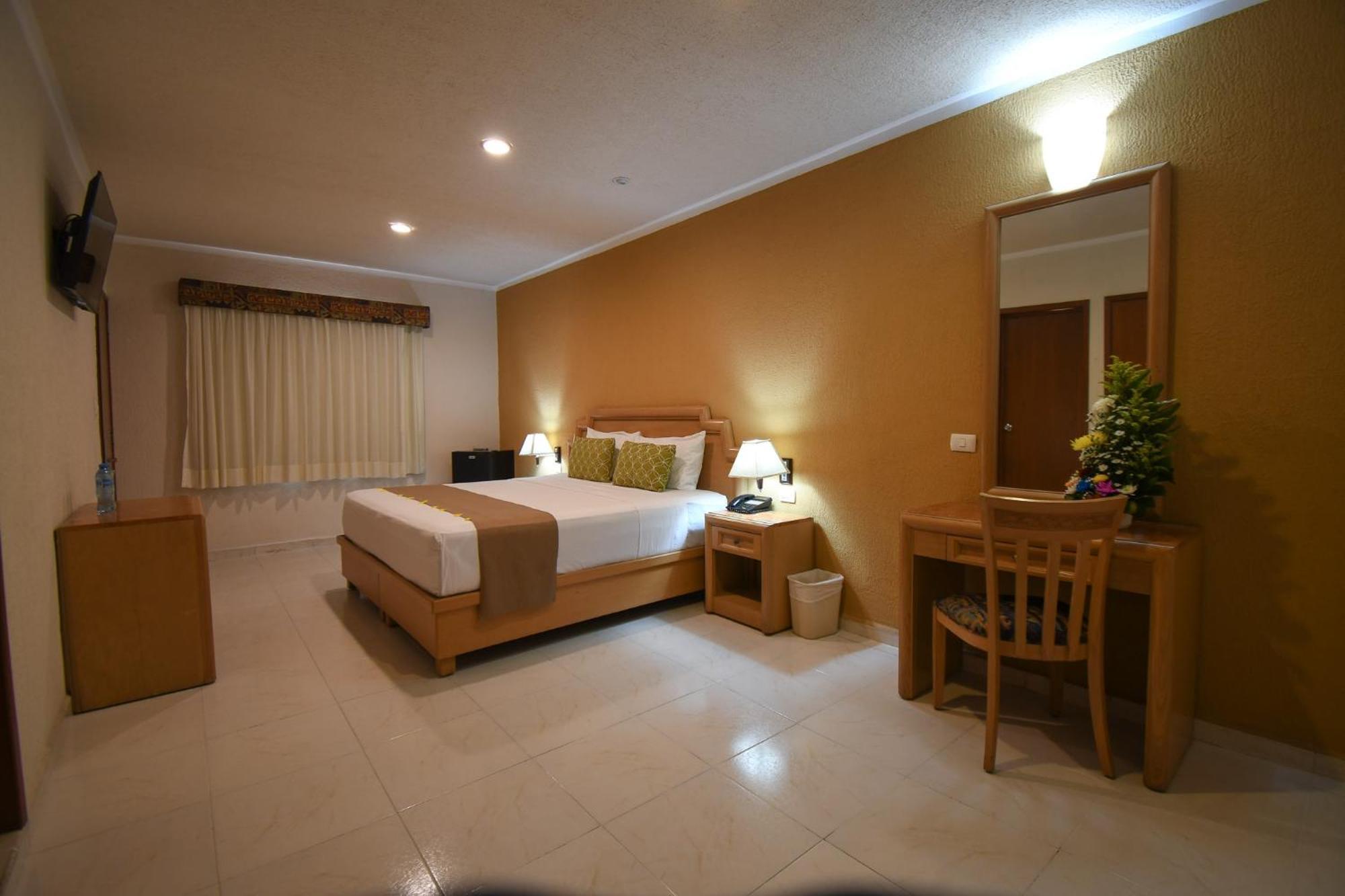 Tecnohotel Itzaes Hotel 3*